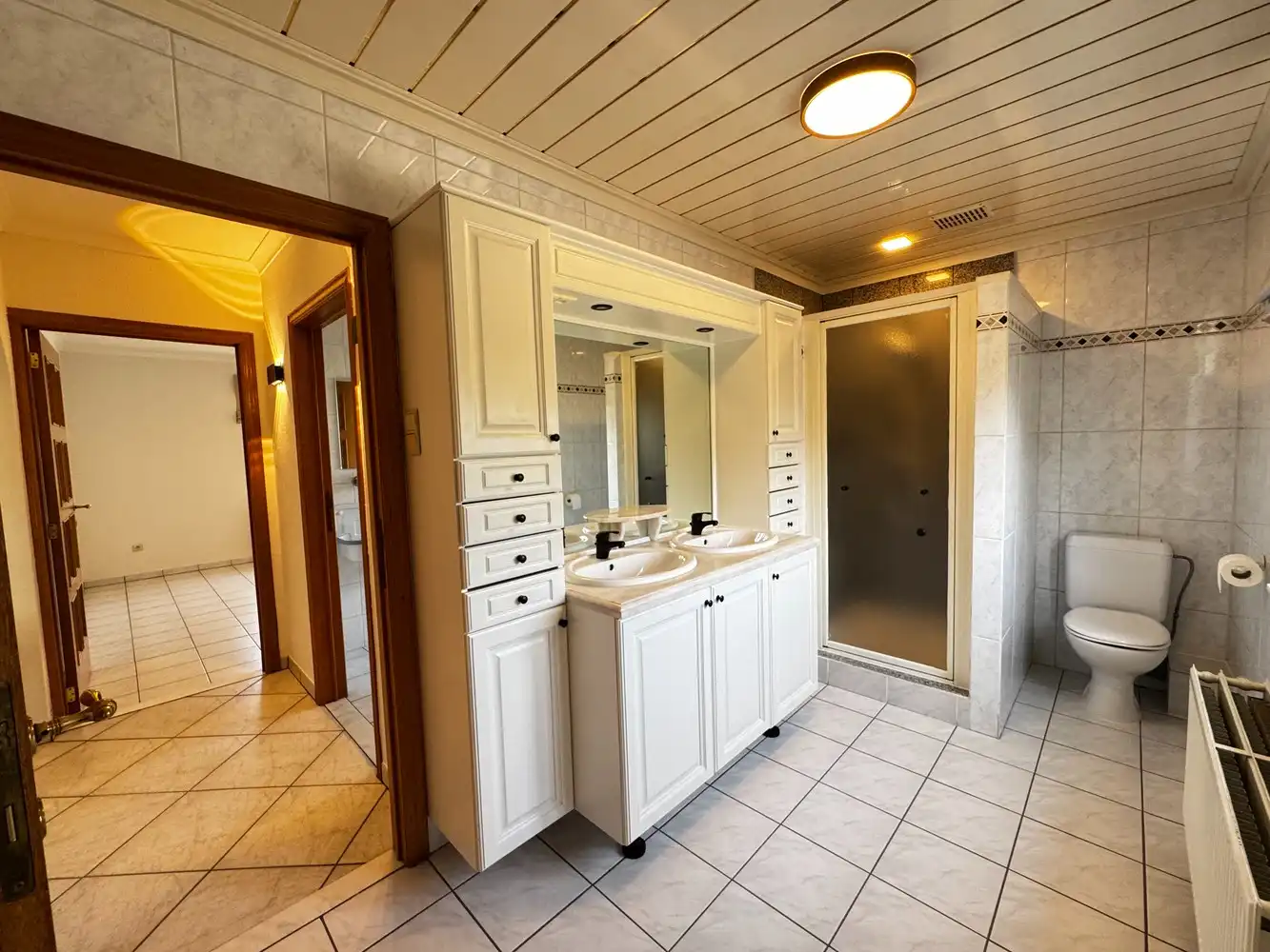 Ruime gezinswoning met tuin en garage in Lanaken foto 8