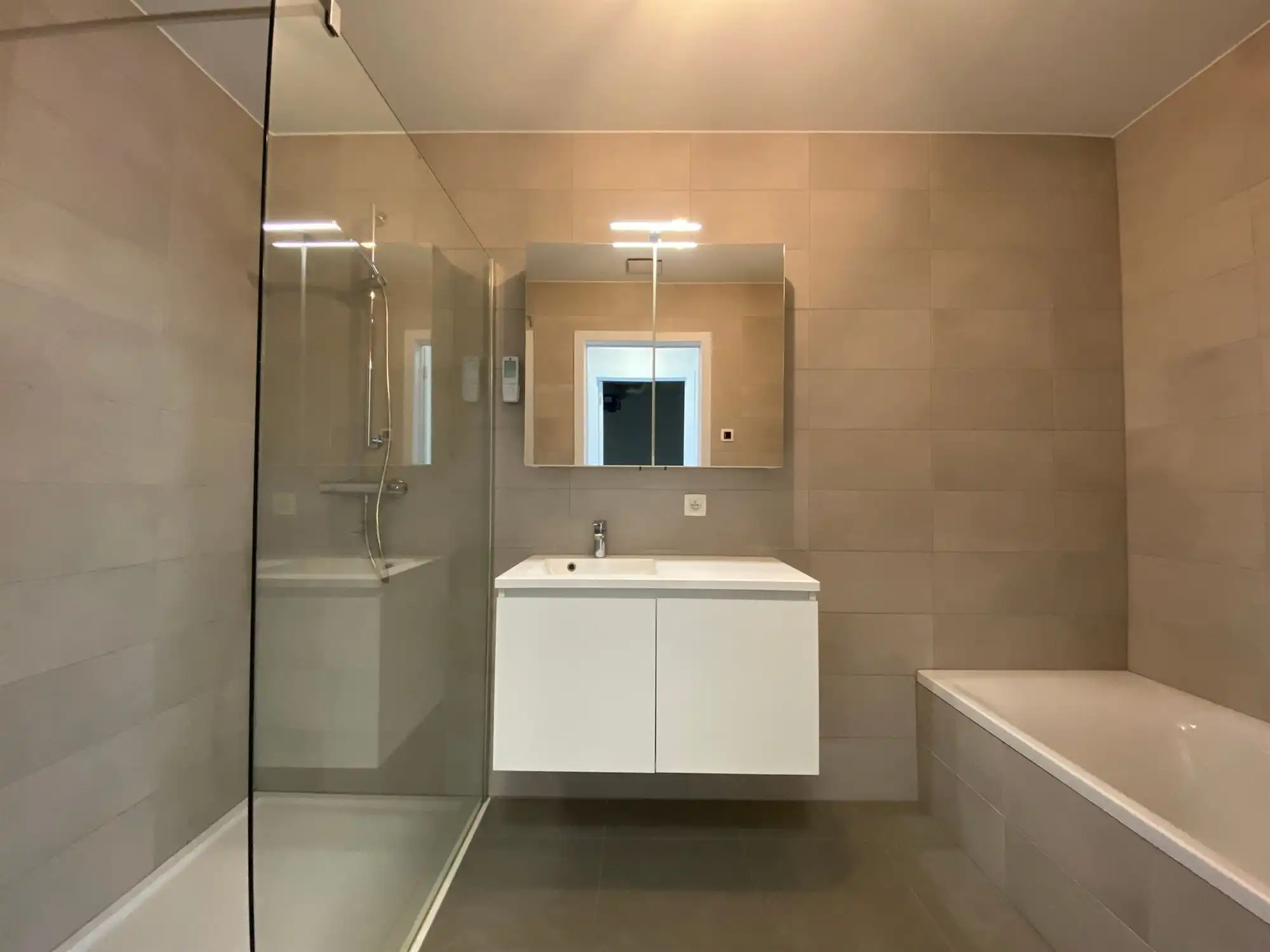 Appartement met twee slaapkamers in een rustige en mooie residentie  foto 7