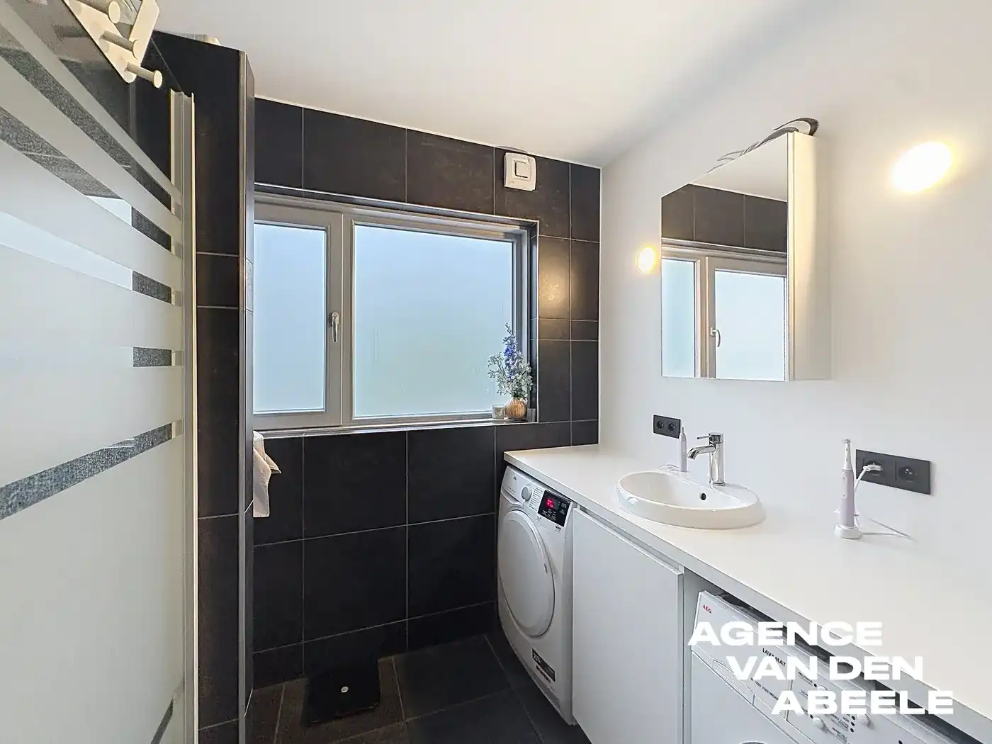 Ruim 3-slaapkamerappartement met ideale ligging in Brugge foto 7