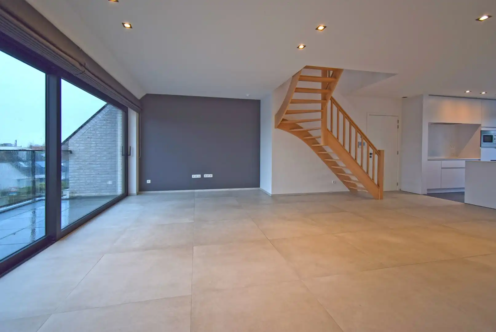 RUIM EIGENTIJDS DUPLEX APPARTEMENT MET RUIME TERRASSEN foto 5