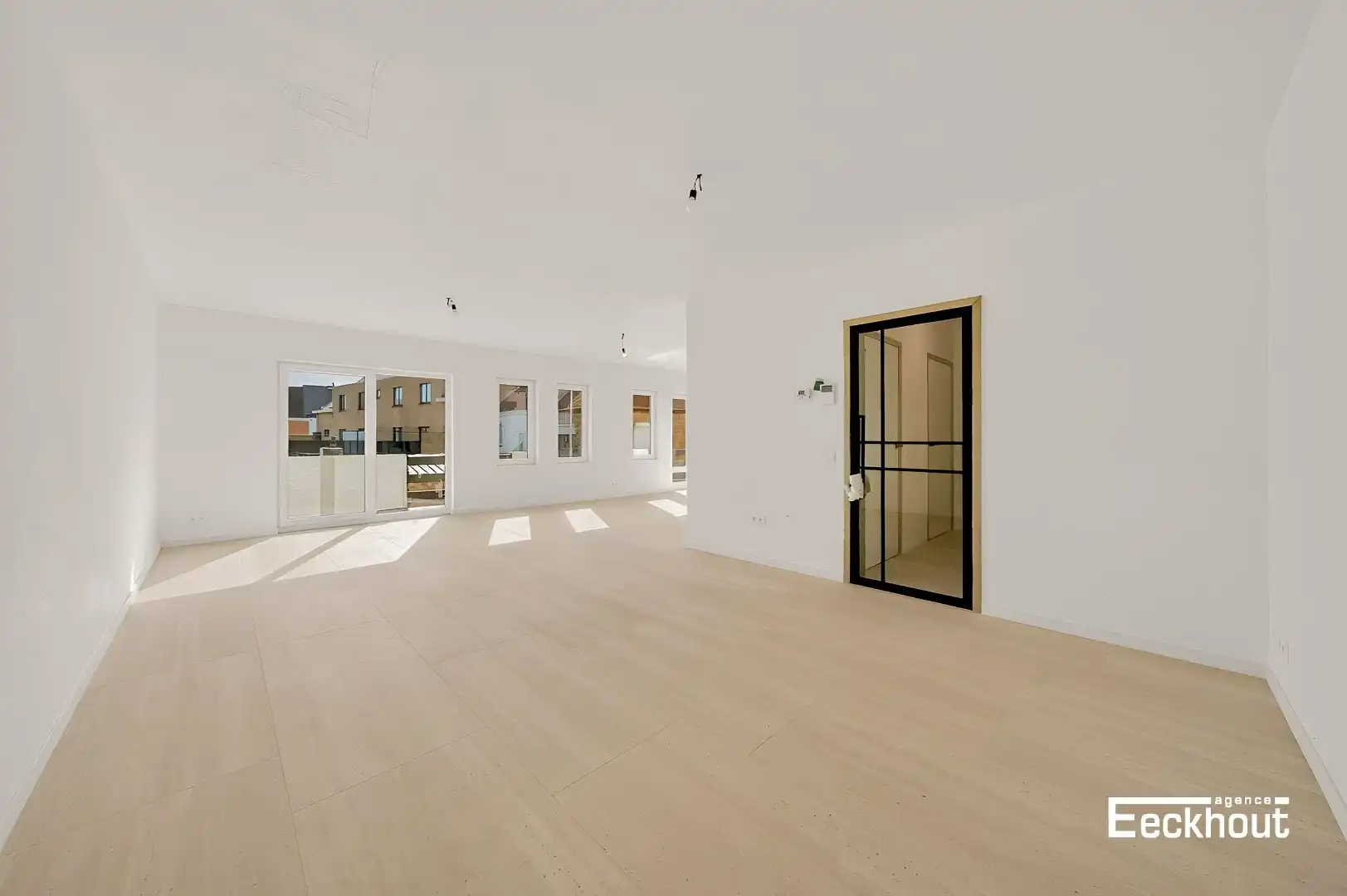 Mooi gerenoveerd appartement met 3 slaapkamers en terrassen! foto 2