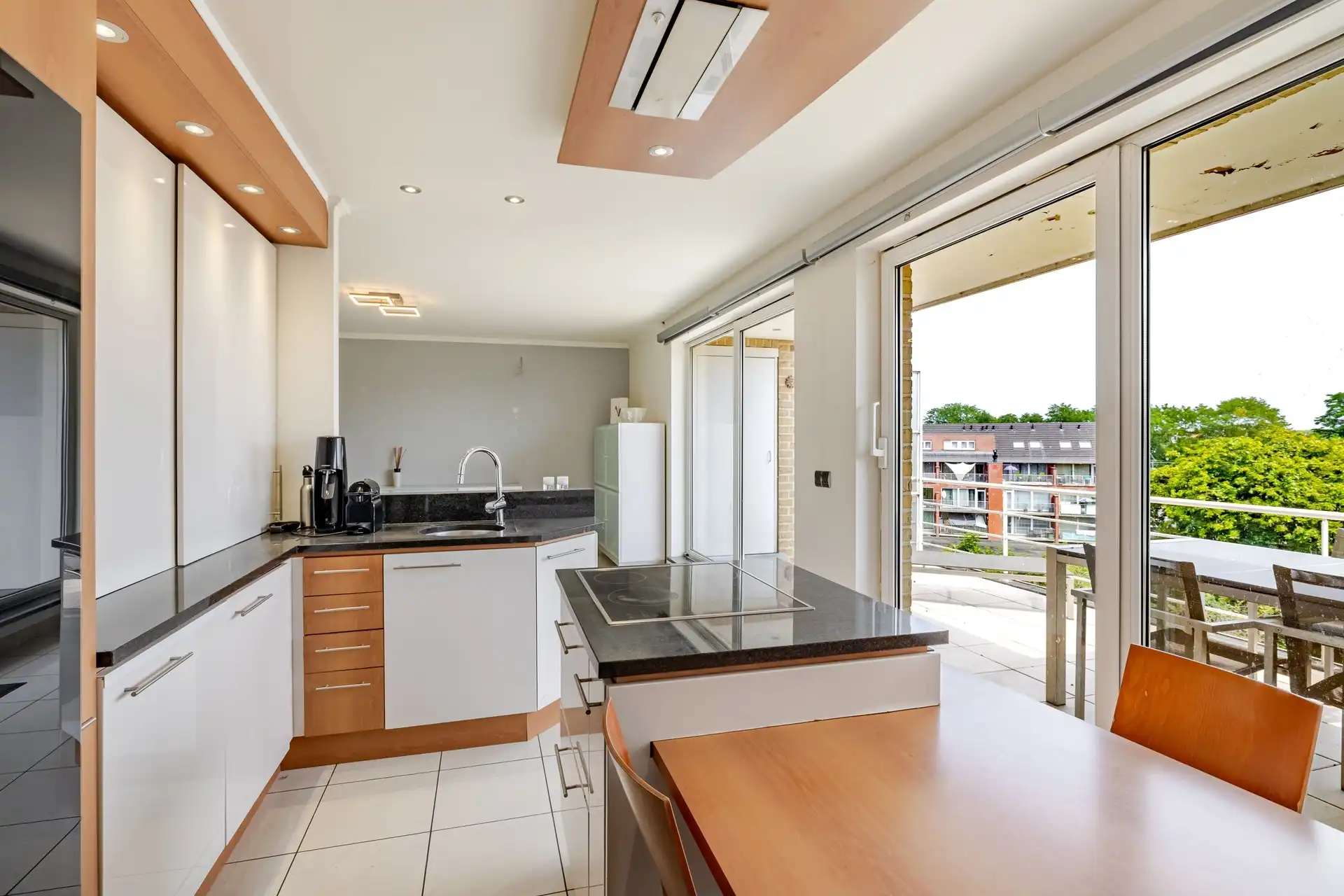 Luxueus duplex appartement van 160 m² met garage, kelder en twee terrassen op toplocatie foto 6