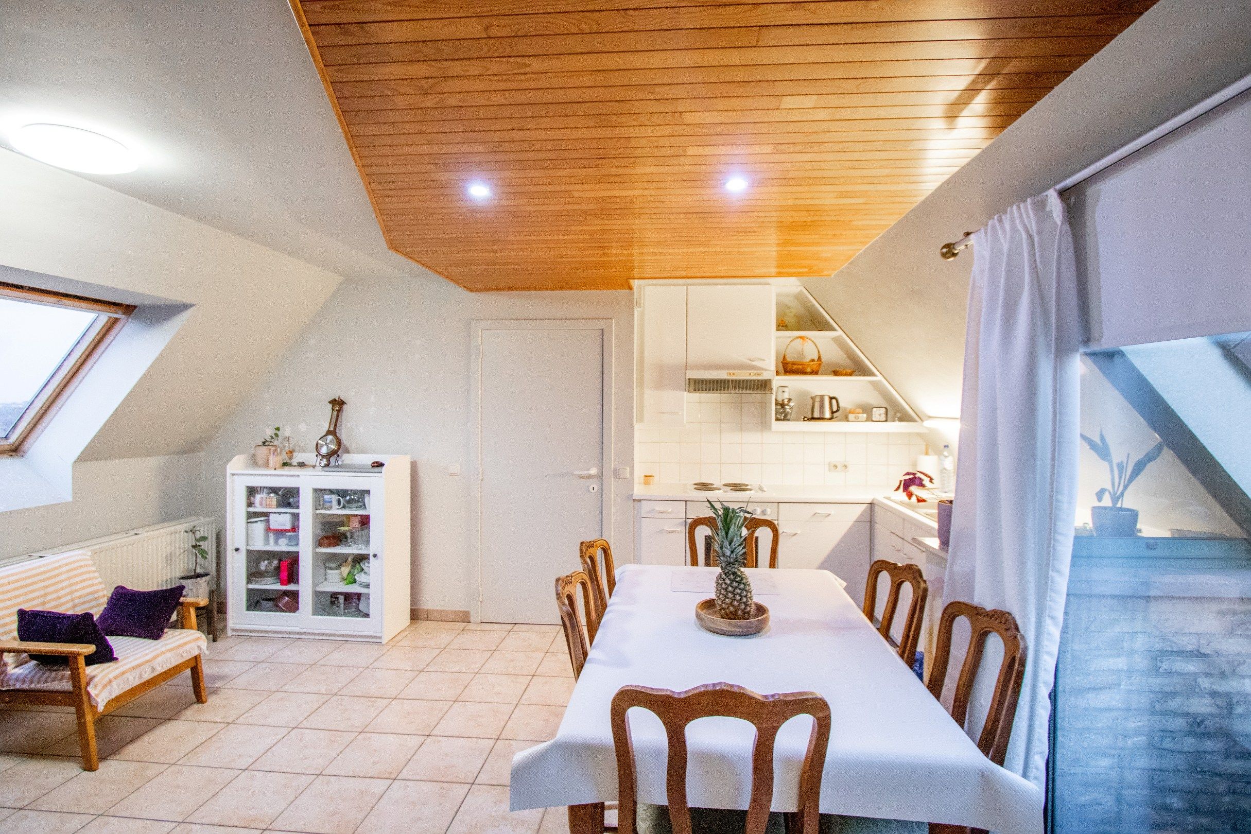 CENTRAAL GELEGEN APPARTEMENT MET ONDERGRONDSE STAANPLAATS foto 2