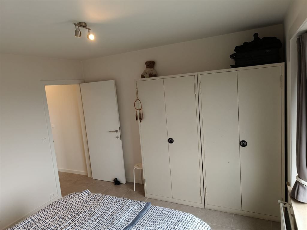 Goedgelegen en volledig vernieuwd appartement foto 16