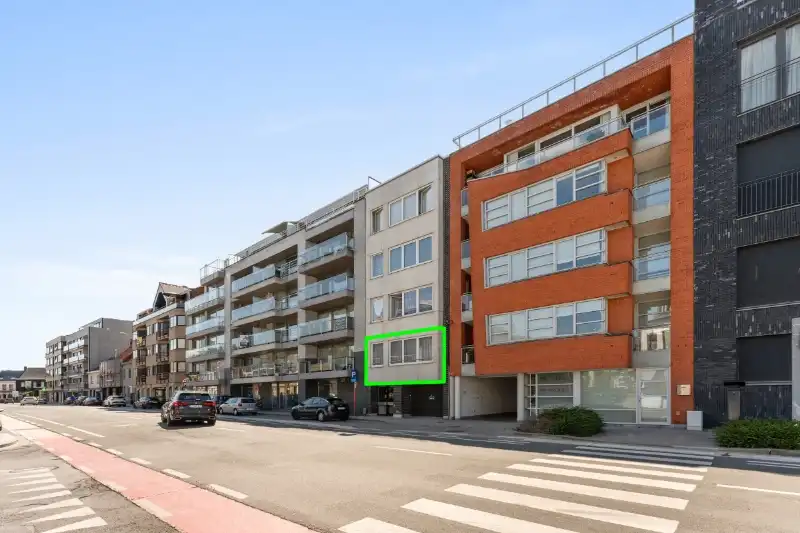 Gerenoveerd appartement met garage foto 2