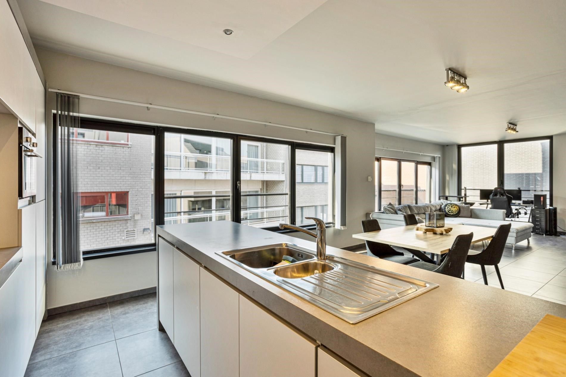 Duplexappartement met 2 slaapkamers in centrum Lennik foto 8