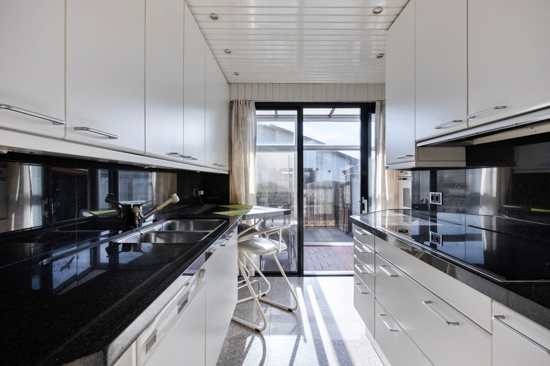 Ruime hoekwoning in Houthalen-Oost met enorm potentieel! foto 16