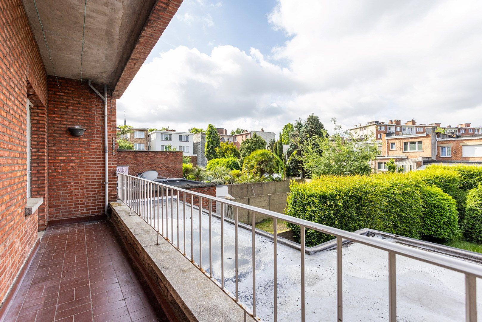 Te renoveren 2-slaapkamer appartement (107m²) met twee terrassen!  foto 3