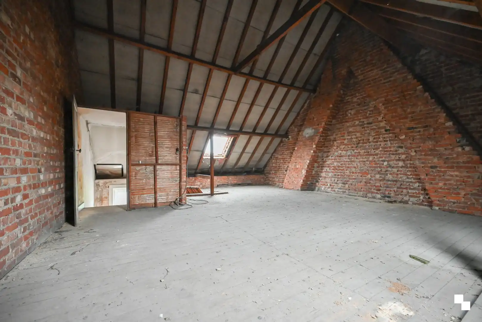 Karaktervolle woning met ruime tuin en dubbele garage te Ingelmunster foto 38