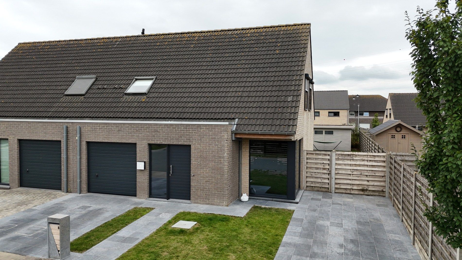 Te huur: recente woning in rustige woonwijk te Diksmuide – beschikbaar vanaf 1 september foto 2