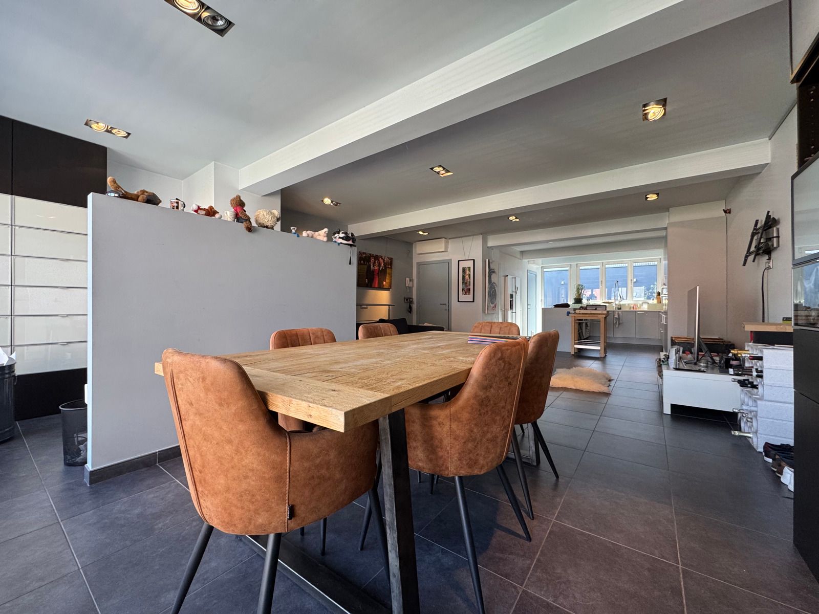 Luxueus afgewerkt duplex loft in het centrum van Aalst! foto 5