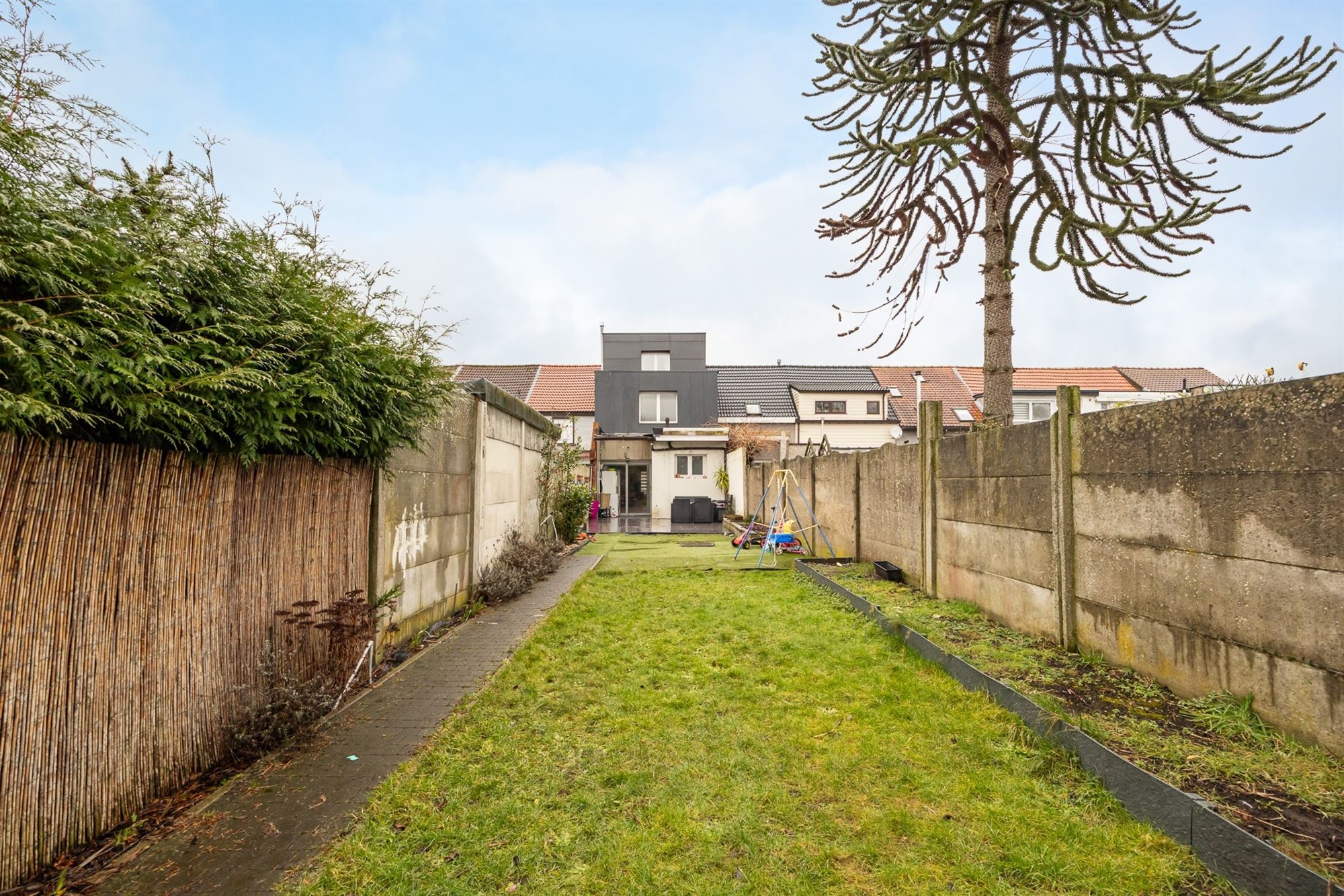 Op te frissen woning met 4 slpk en Z-tuin foto 20