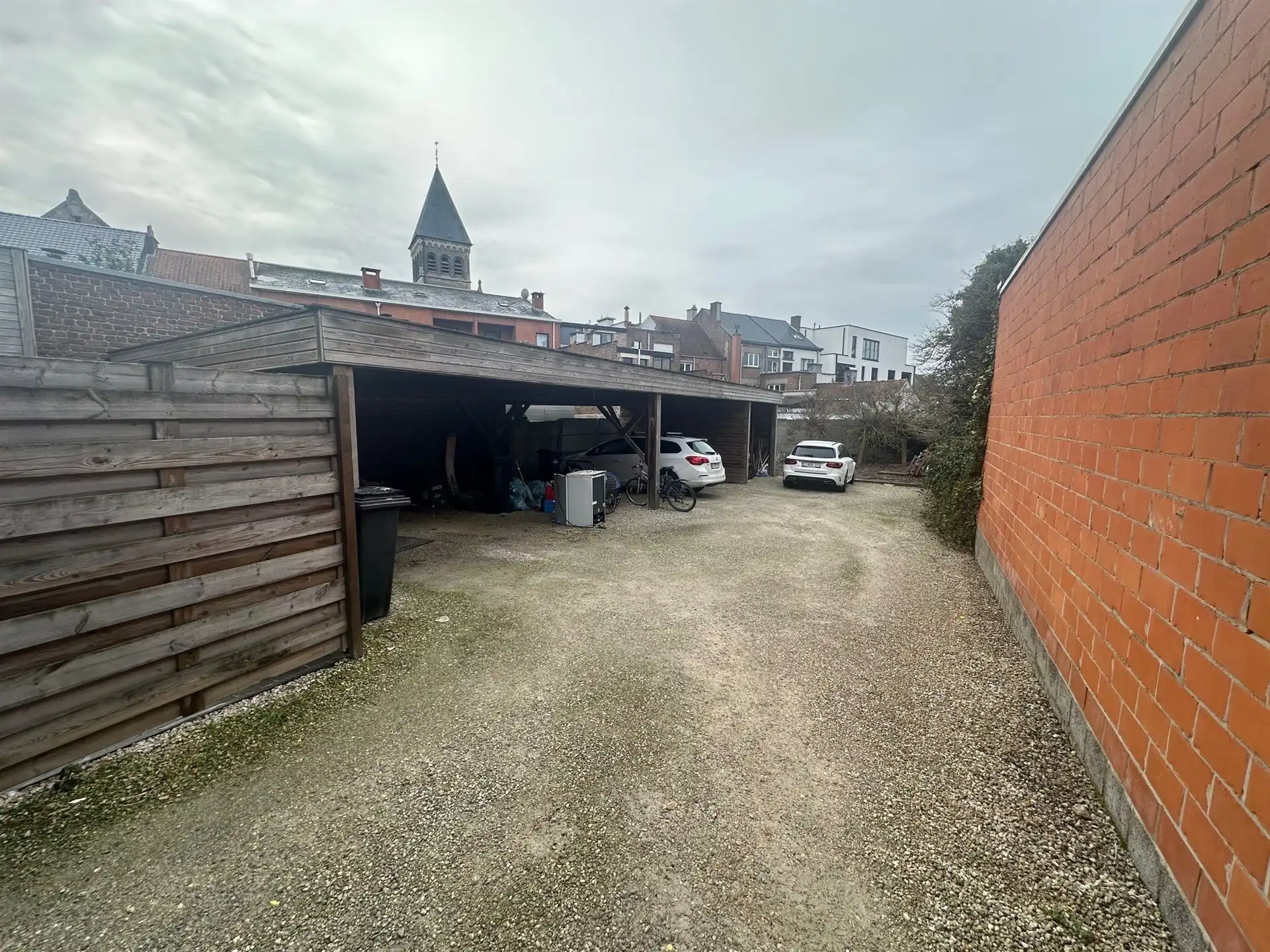 Gelijkvloers appartement met 2 slaapkamers en parkeerplaats foto 11