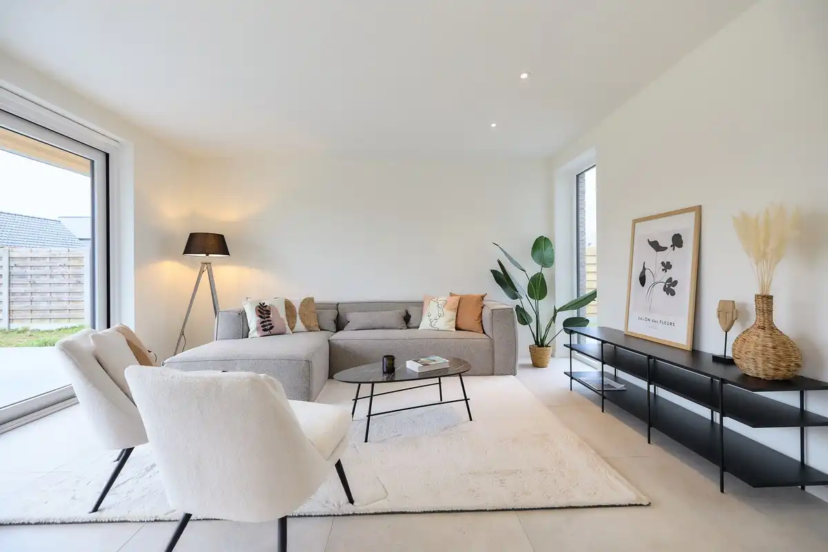 VOLLEDIG AFGEWERKTE MODERNE OPEN NIEUWBOUWWONING TE OOSTDUINKERKE foto 3