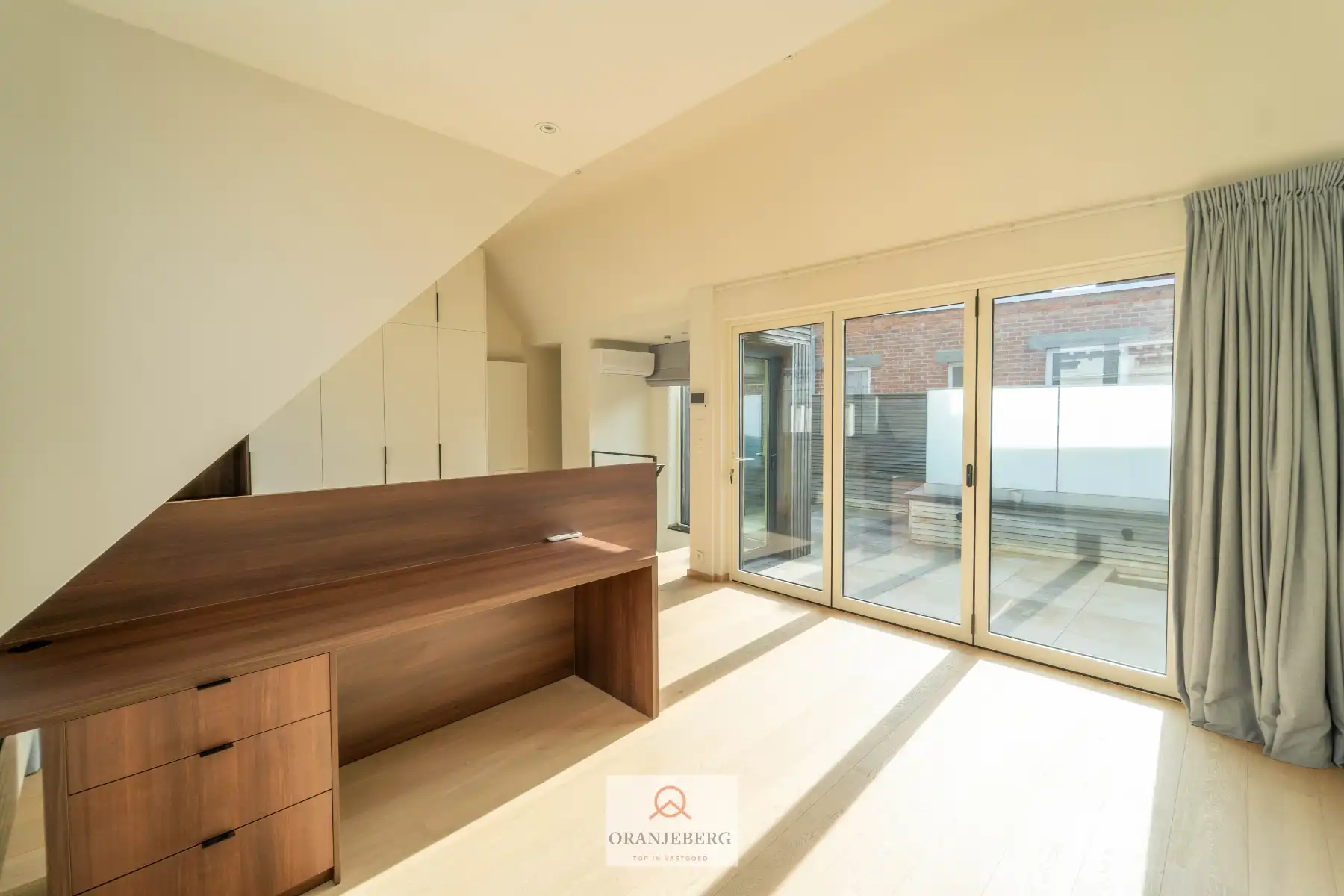 Charmant duplexappartement met terras nabij Sint-Annaplein foto 14