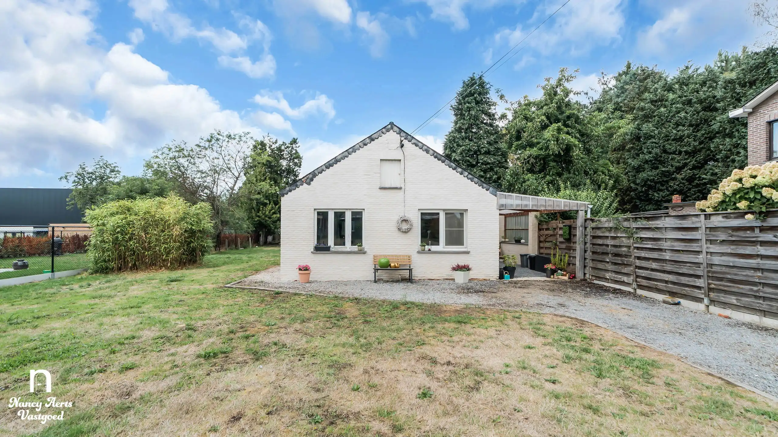Hoofdfoto van de publicatie: Woning met bouwgrond – ideale kans voor nieuw project