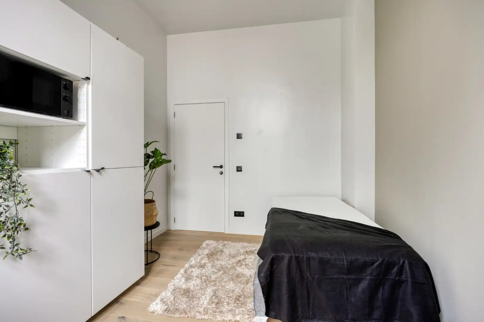 Volledig gerenoveerde en gemeubelde studentenkamers met privé-sanitair.  foto 7