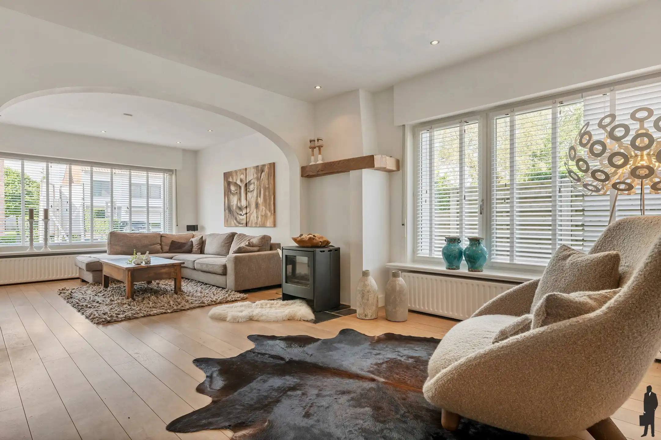 NIEUWE VOORWAARDEN! Tijdloze, vrijstaande woning met 4 slpk. gelegen in het centrum van Wortel - Hoogstraten. foto 2