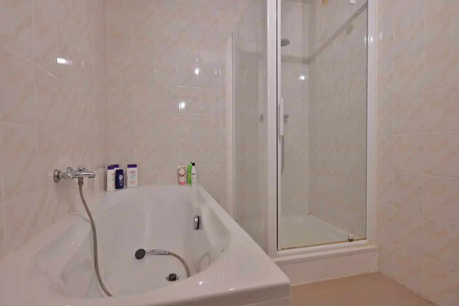 Ruim en veelzijdig appartement met uitzonderlijk uitbreidingspotentieel in Lanaken foto 15