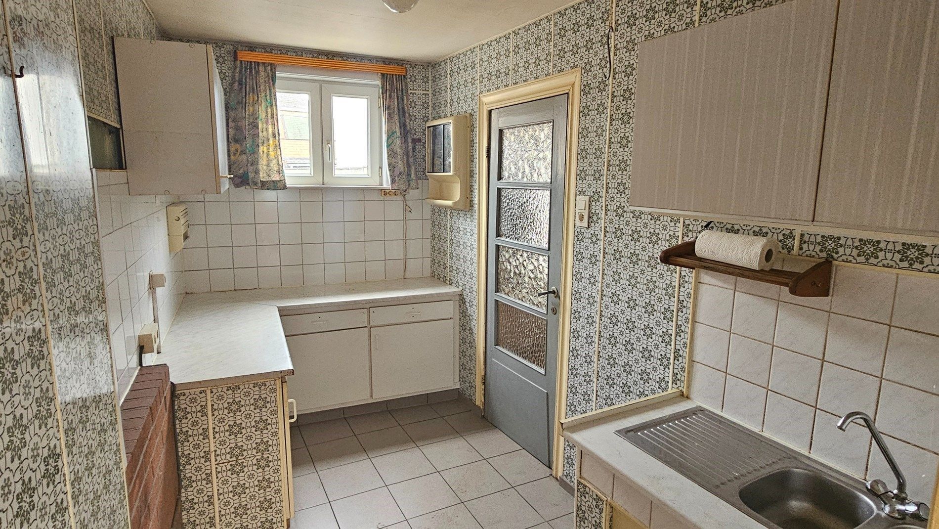 Renovatiewoning met 2 tot 3 slk, garage en koertje aan gunstige prijs foto 10