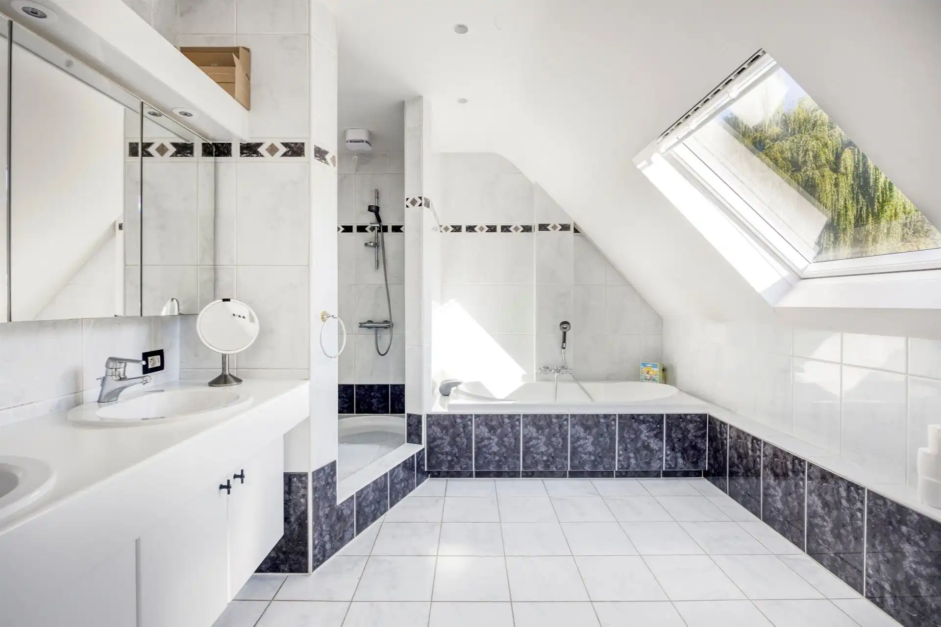 Prachtig gerenoveerde villa met 4 à 5 slpks en zwembad te Schilde foto 28