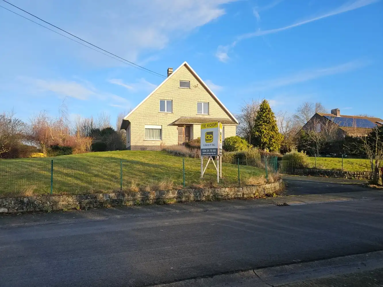 Hoofdfoto van de publicatie: Rustig en landelijk gelegen te renoveren landhuis op 26a10ca