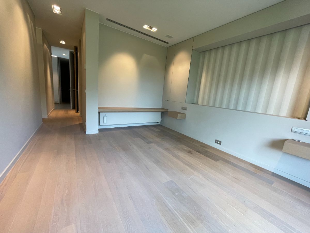 LUXE APPARTEMENT + zeer riant zongericht terras, dubbele garage & (wijn)kelder foto 50