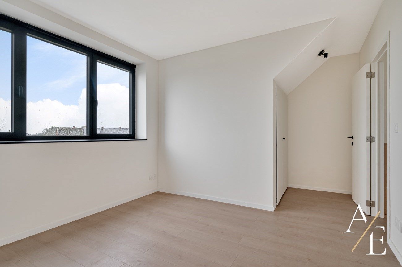 UITBERGEN - NIEUW 2-slaapkamer duplex-appartement met terras! foto 8