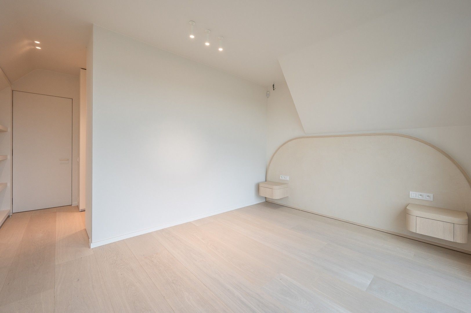 Luxueuze nieuwbouwvilla gelegen aan de rand van het Zoute, op slechts enkele minuten van de zee en het strand. foto 32