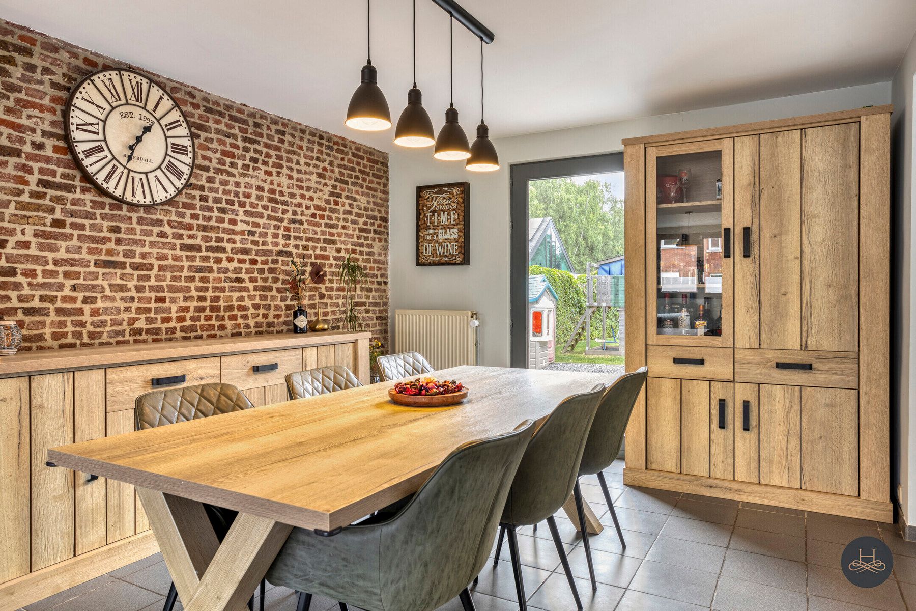 Charmante, gerenoveerde halfopen woning met grote tuin foto 15