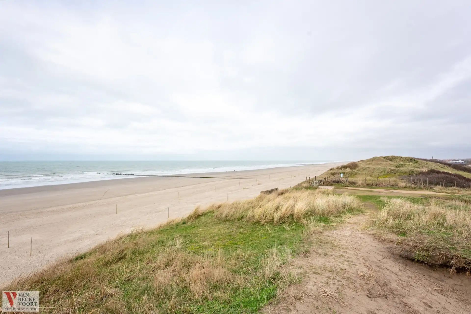 Gelijkvloers appartement op onevenaarbare locatie foto 21