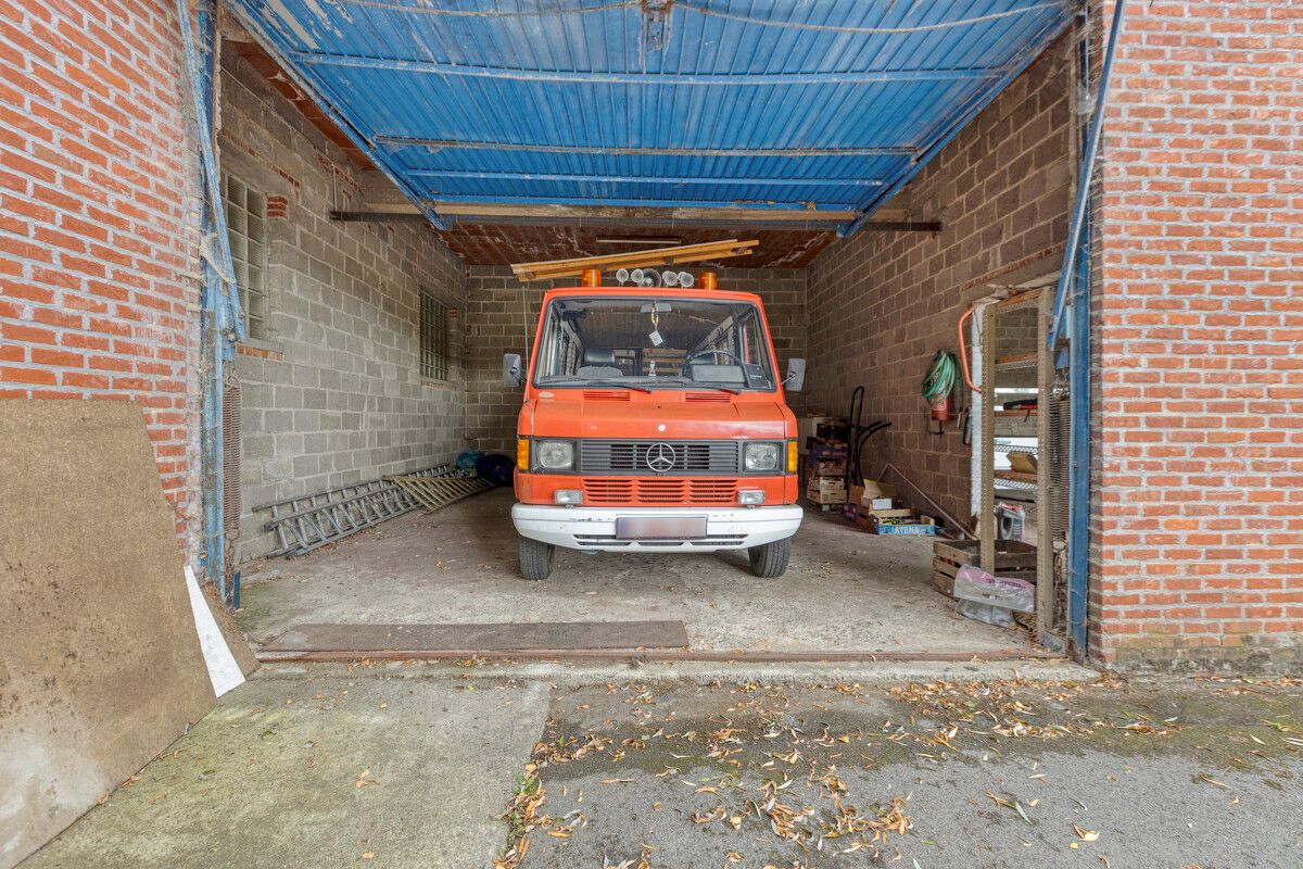 Landelijke woning met 2 loodsen foto 24