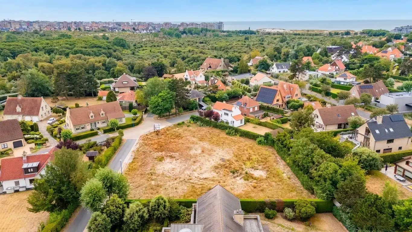 Ruim perceel van 848 m² te koop in Sint-Idesbald, ideaal voor bouwproject of als investering foto 3