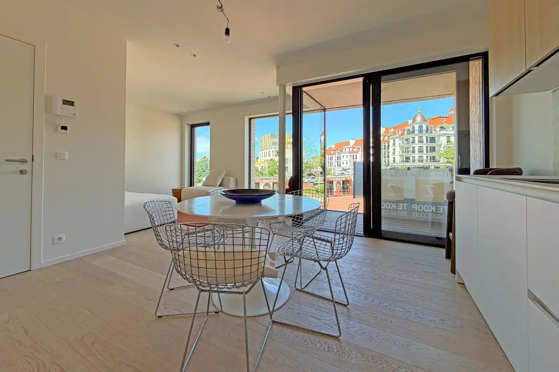 Nieuwbouwappartement met zicht op het Maurice Lippensplein foto 2
