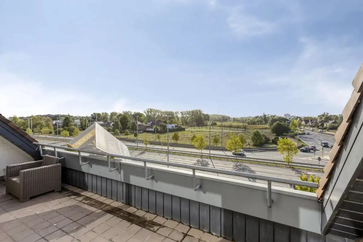 RUIM DUPLEXAPPARTEMENT VAN 144 M² MET 3 SLPK'S IN HASSELT foto 14