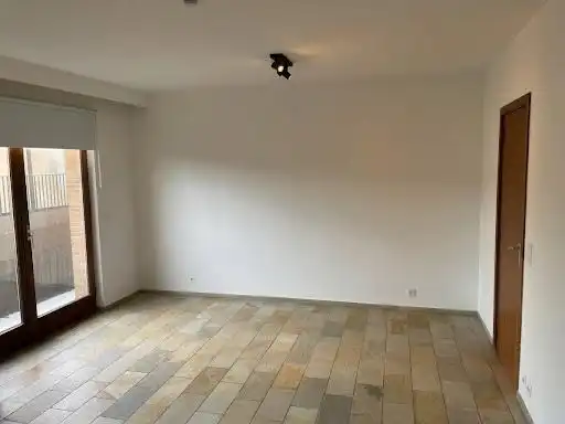 Prachtige, instapklare en volledig vers geschilderde flat in Wemmel! foto 4
