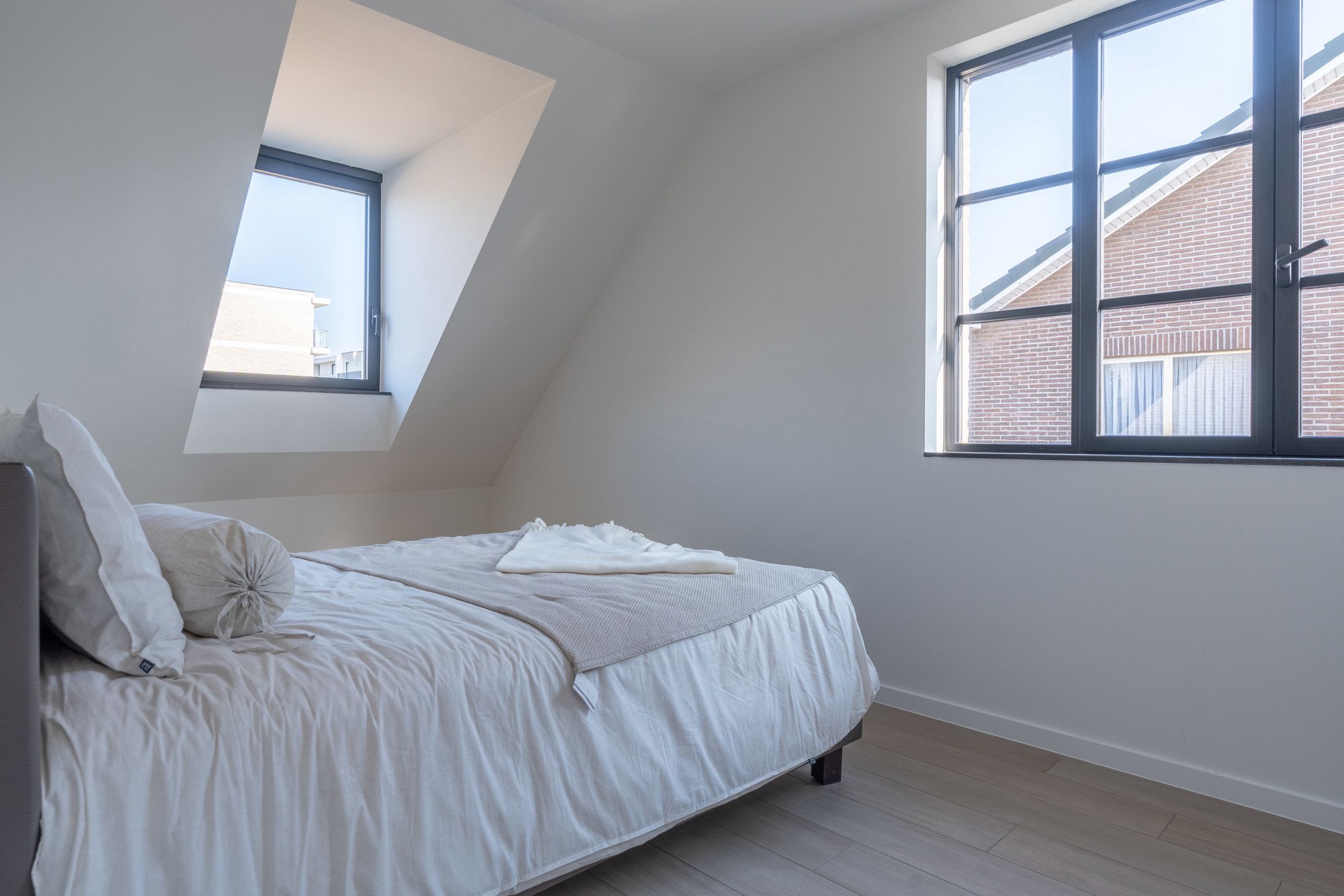 Knappe energiezuinige woningen met 5 slpks en garage foto 12