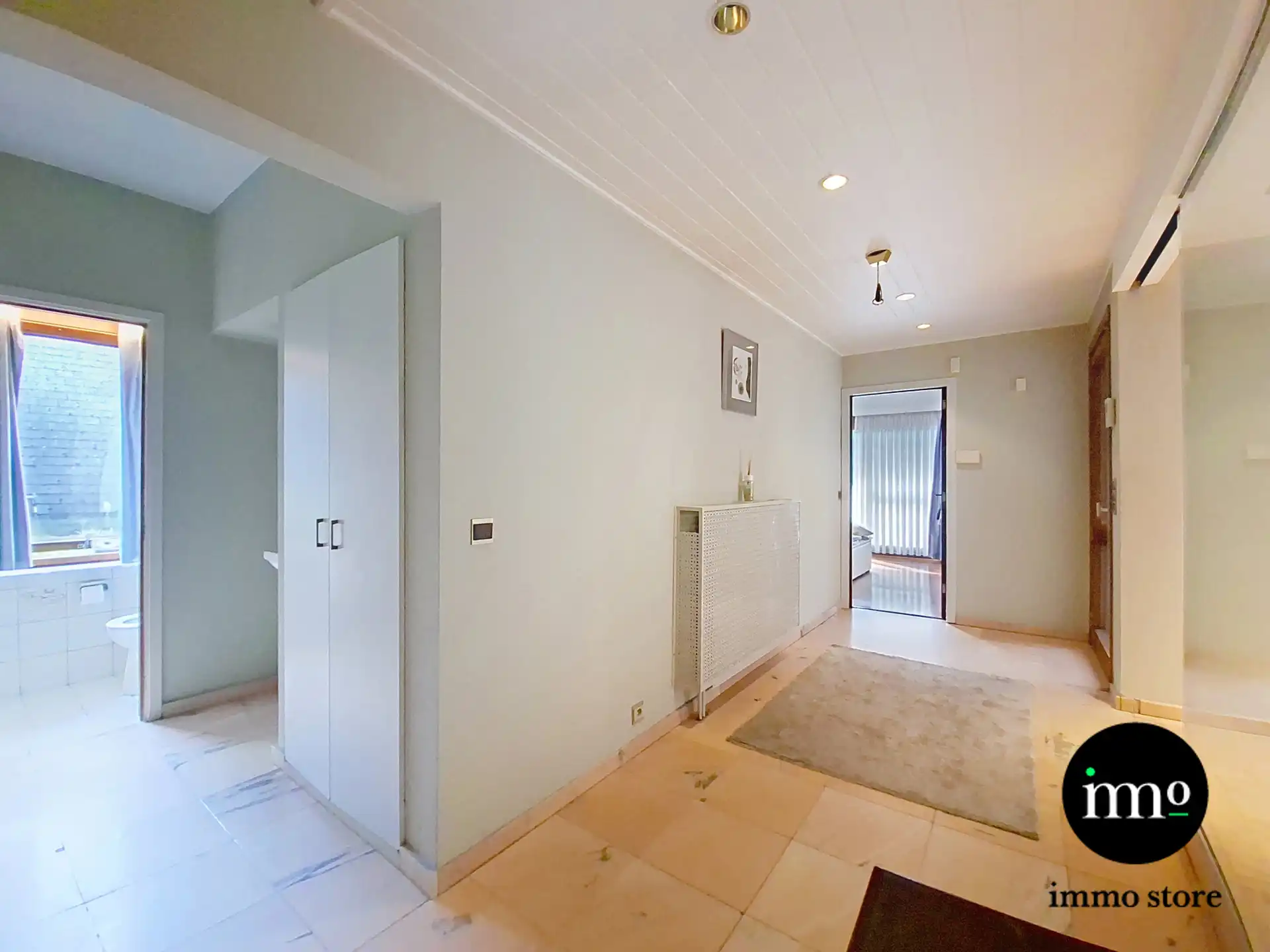 Uitzonderlijk ruime woning in doodlopende straat foto 4