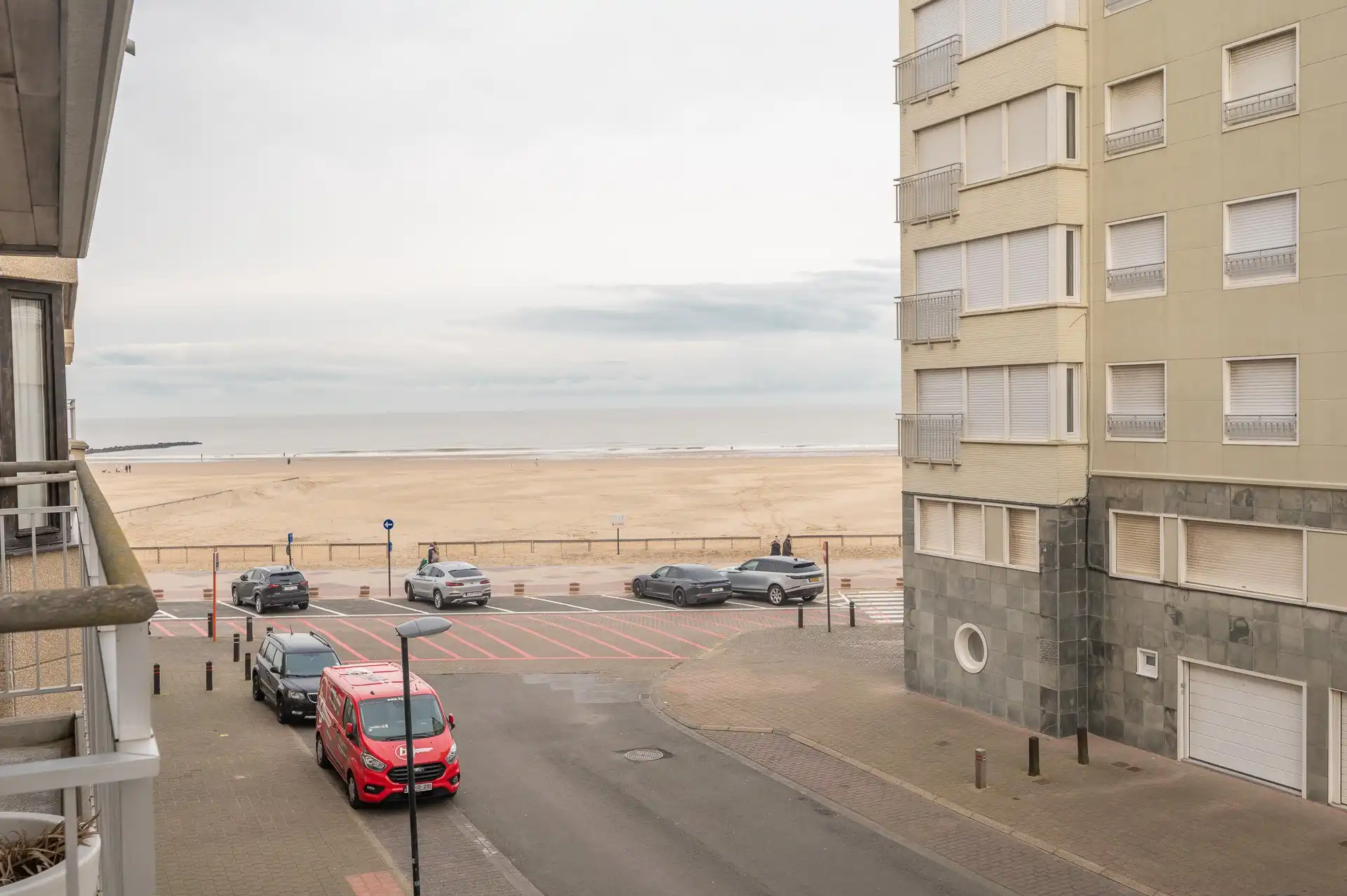 Lichtrijk appartement met 2 slaapkamers in een rustige zijstraat van de Zeedijk foto 3