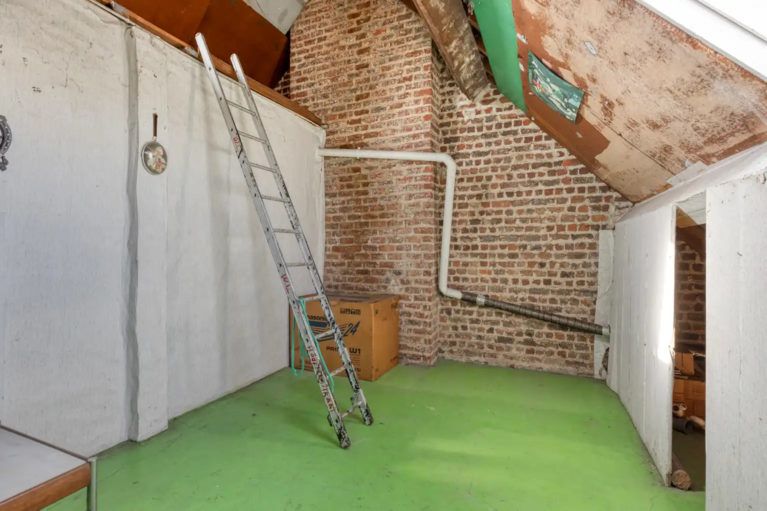 Ruime te renoveren tweegevelwoning op gunstige locatie foto 15