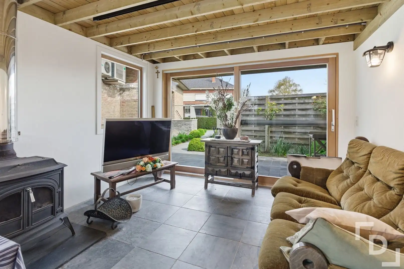 Statige villa met zuidgerichte tuin in Boezinge.  foto 48
