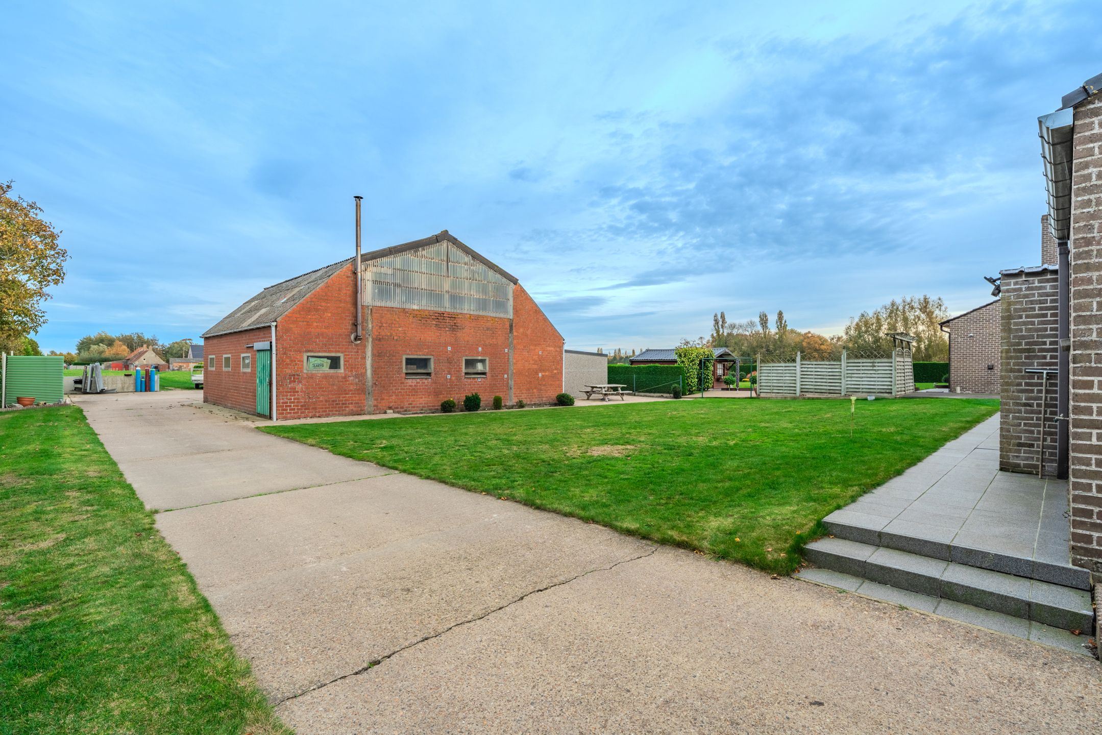 Villa (4 /5 slpk mogelijk) + Werkplaats / Atelier foto 15