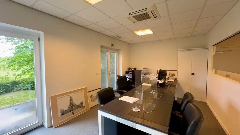 Gelijkvloers kantoor te huur op zichtlocatie langs N9 in Melle foto 12