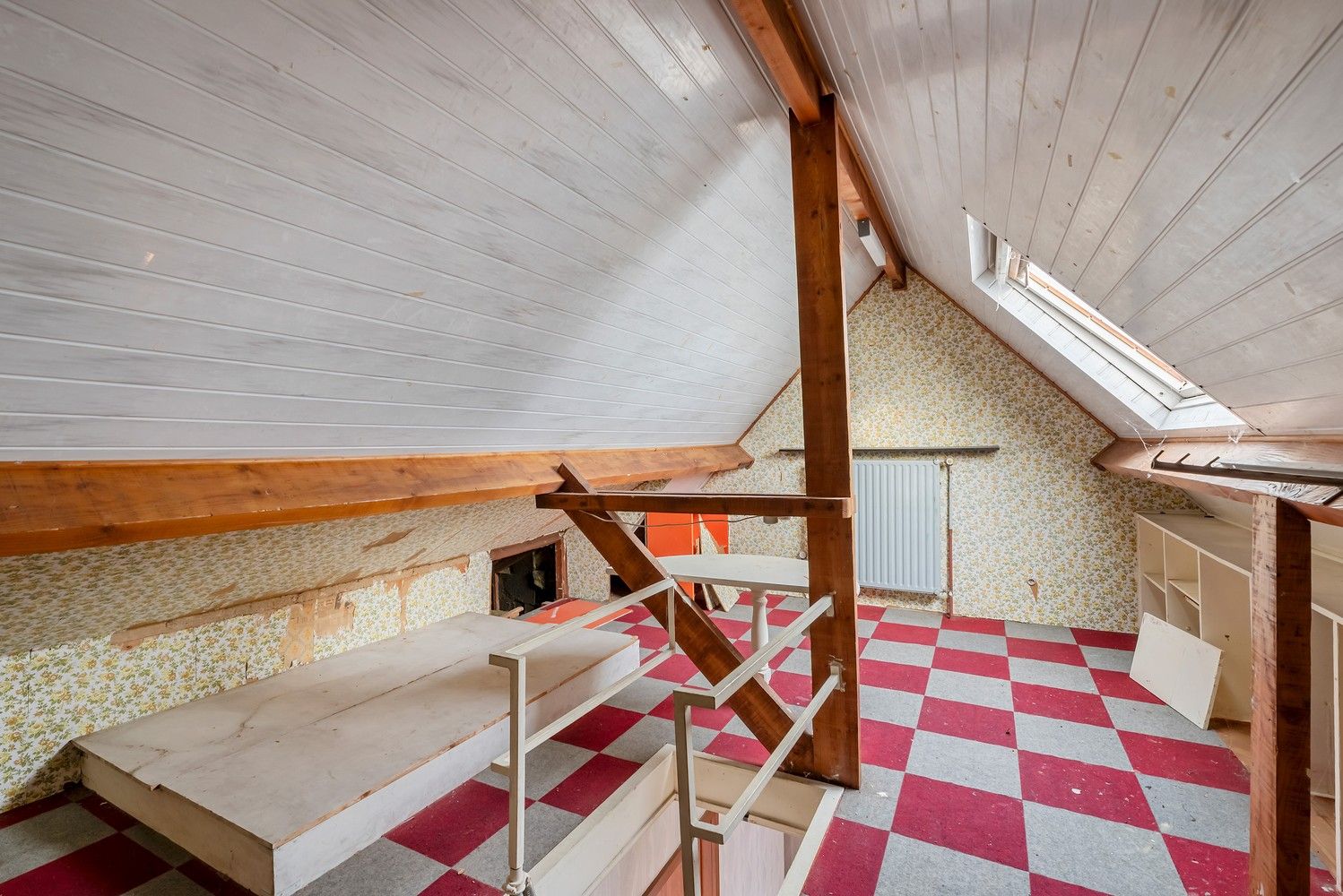 Halfopen bebouwing met garage in doodlopende straat foto 19