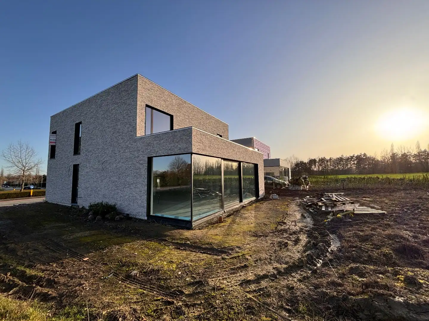 Verrassend  ruime nieuwbouw met afwerkingsvrijheid - 4 slaapkamers & 2 badkamers! foto {{pictureIndex}}