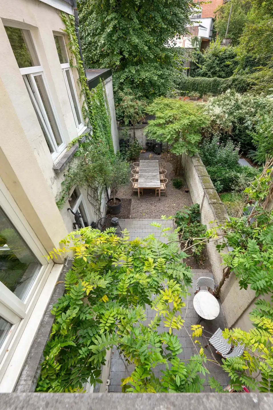 ANTWERPEN HARMONIE. Herenhuis met karakter, tuin en parking! foto 4