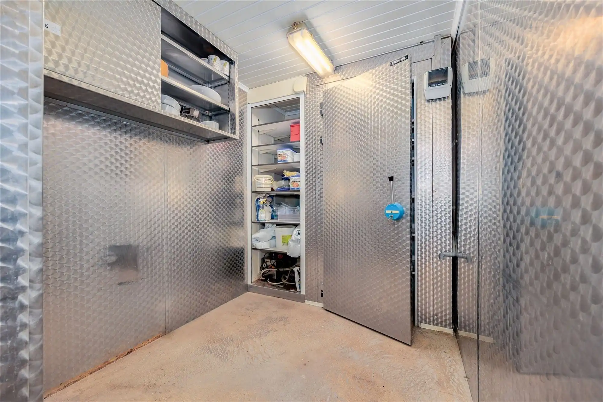 Handelsgelijkvloers op toplocatie in Mortsel - voormalige slagerij  foto 13