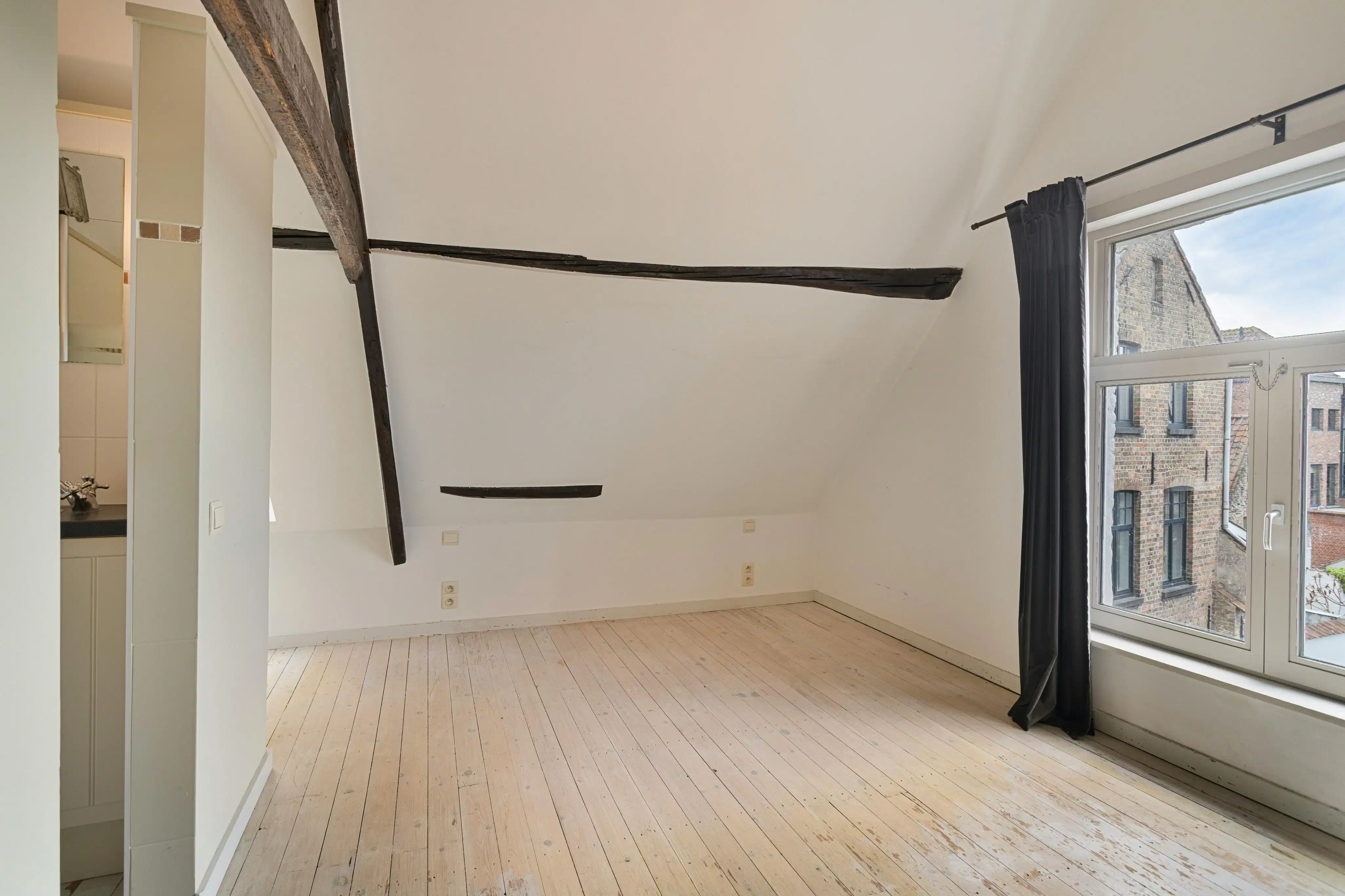 Uniek gerenoveerde herenwoning in Brugge met 3 slaapkamers foto 15