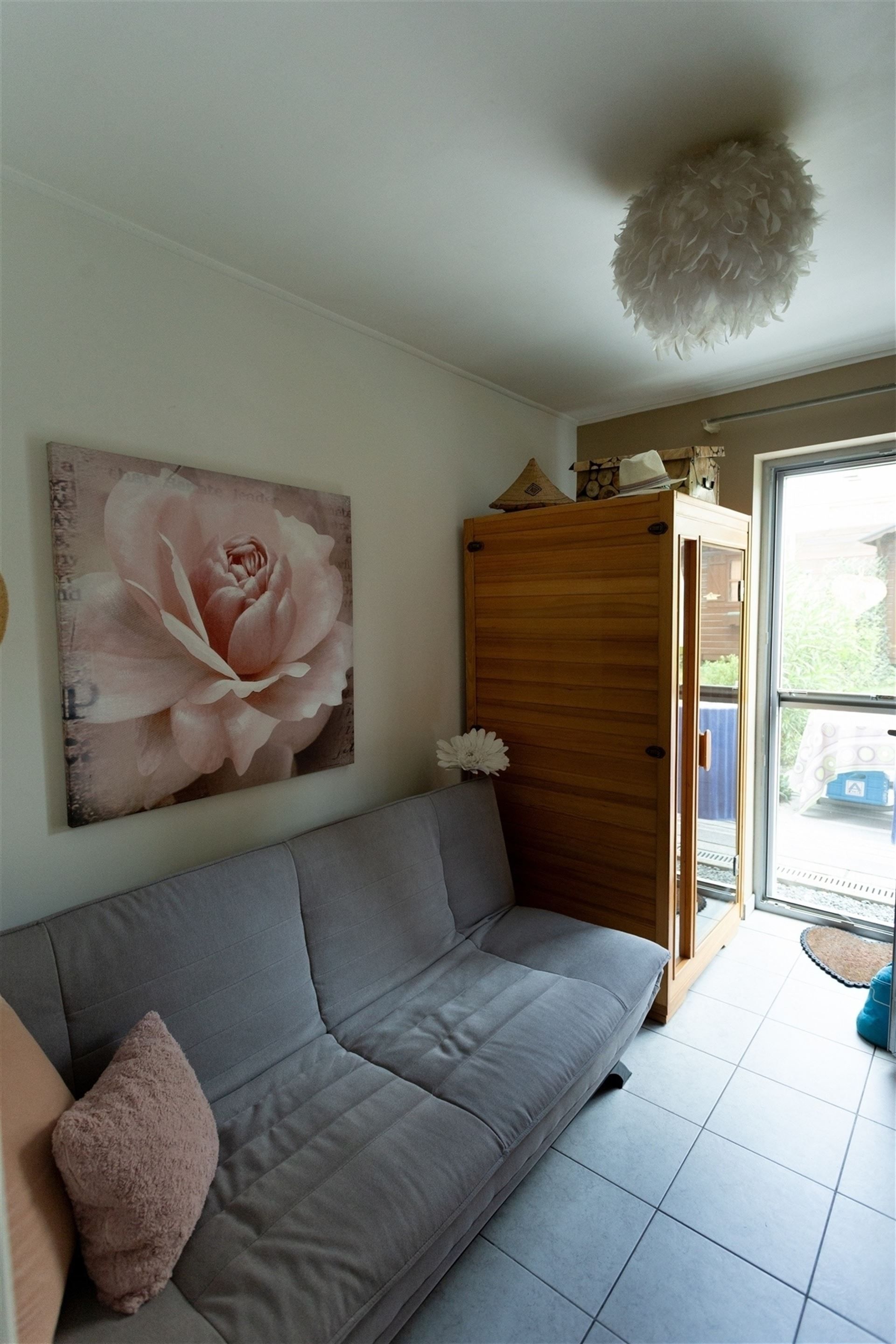 Stijlvol appartement met 2 slaapkamers en grote tuin! foto 7