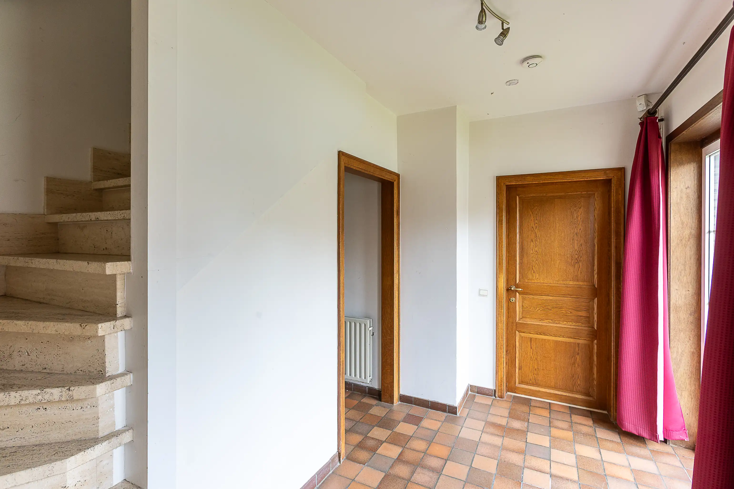 Multifunctionele woning met 4 slaapkamers en praktijkruimte foto 2